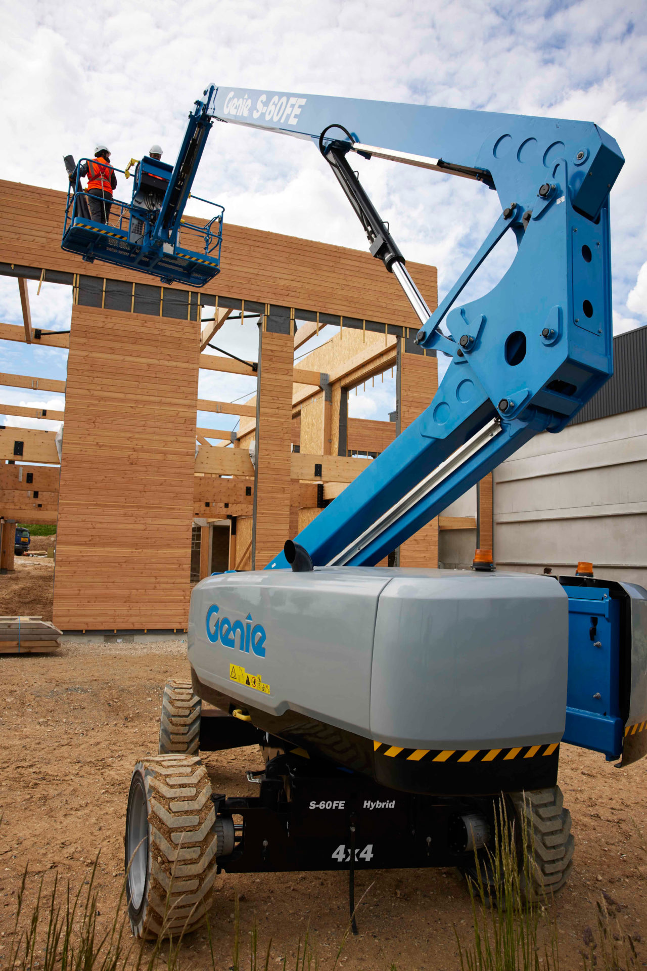 Genie’s hybrid and electric telescopic booms now available more widely