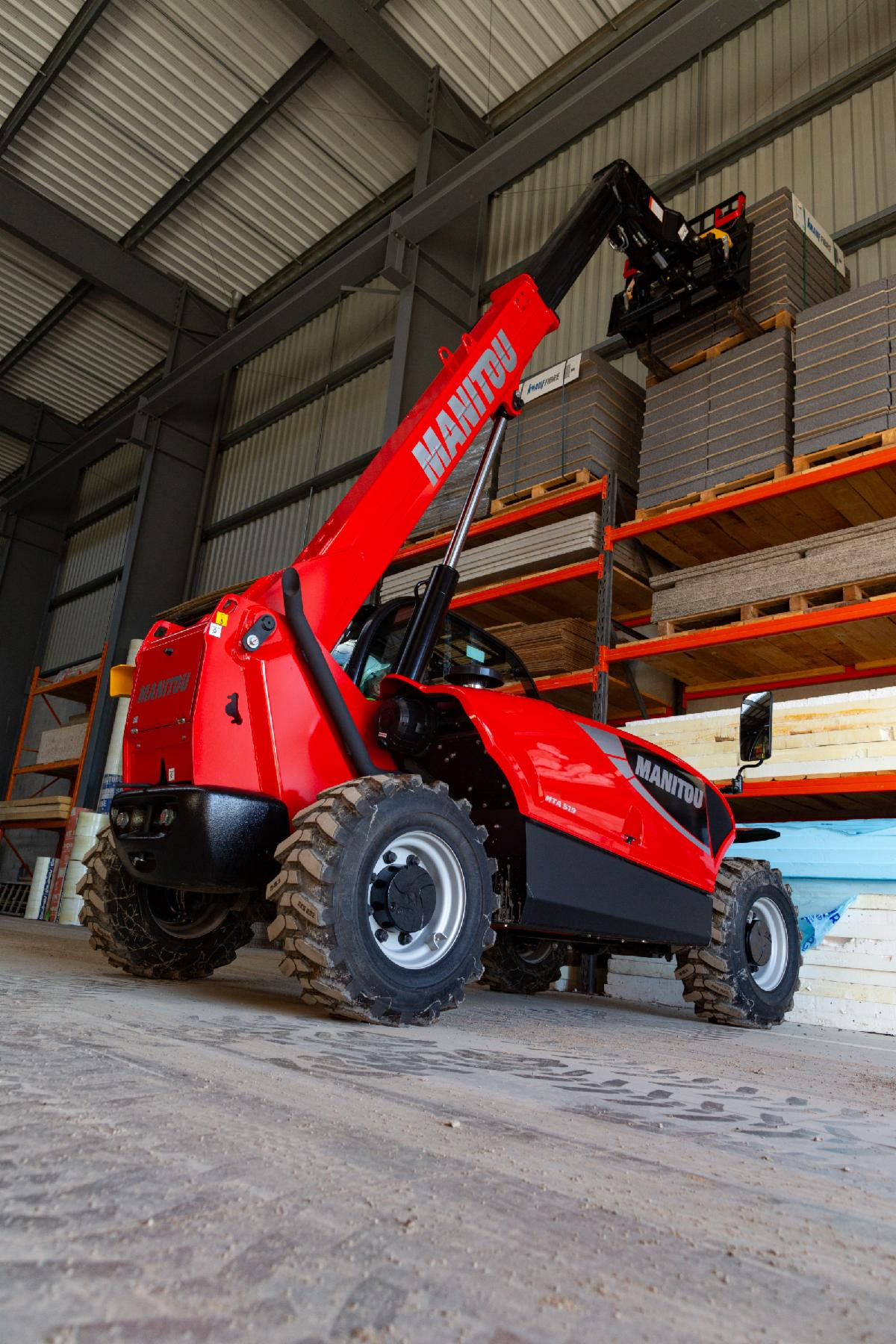 Manitou launches new MTA 519 compact telehandler at ARA | Lift and