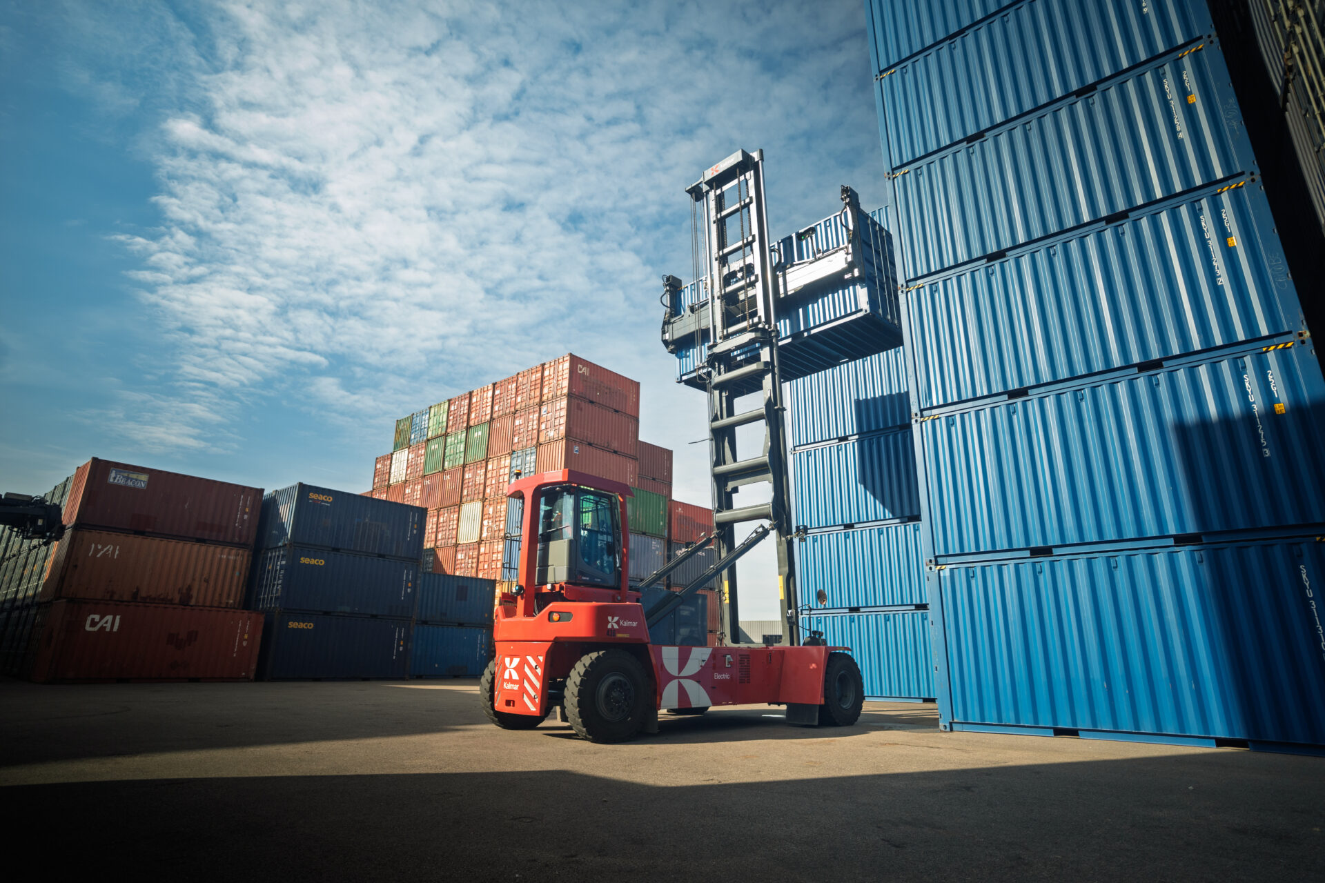 Lechman Terminais orders Kalmar electric empty container handlers ...
